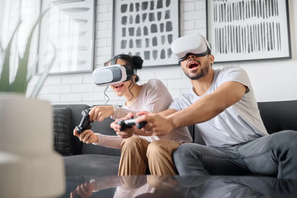 Gamers enjoys Xfinity Internet’s low lag for fast uninterrupted game playing, streaming user content and virtual reality (VR) exploration.