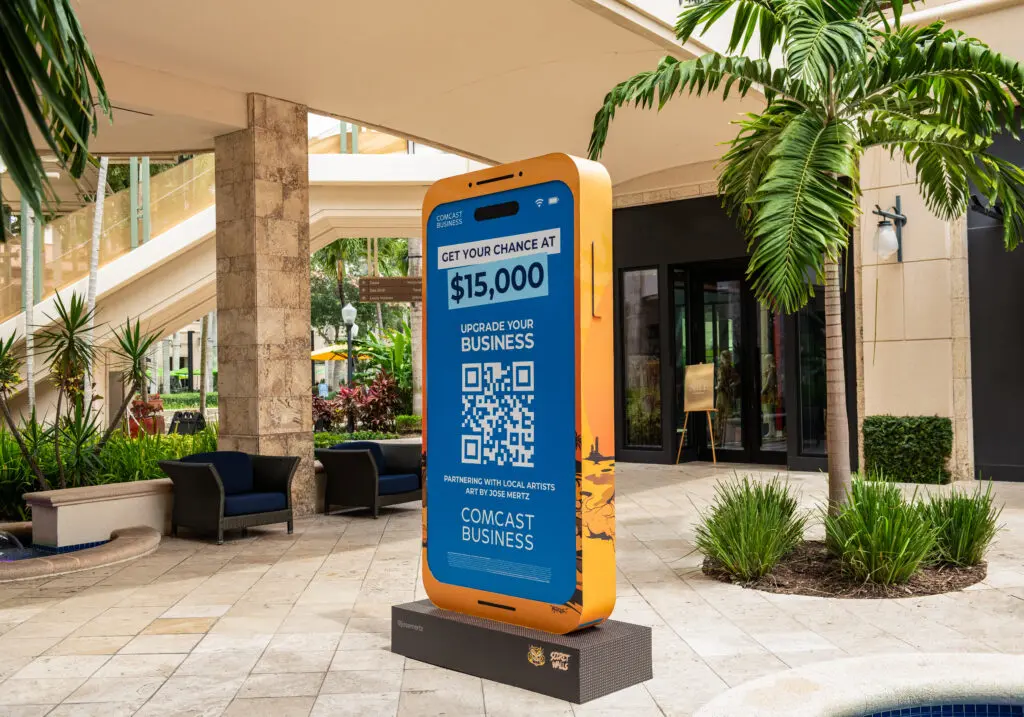 smartphone statue