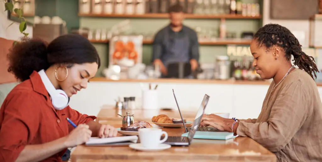 A student in Florida appreciates Xfinity’s internet for students with their ability to access WiFi PowerBoost hotspots at home or around town.