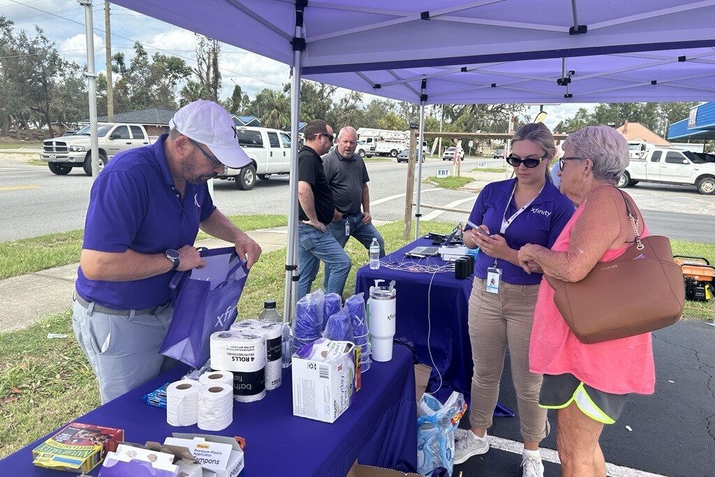 perry florida residents at comcast's comfort station in storm response